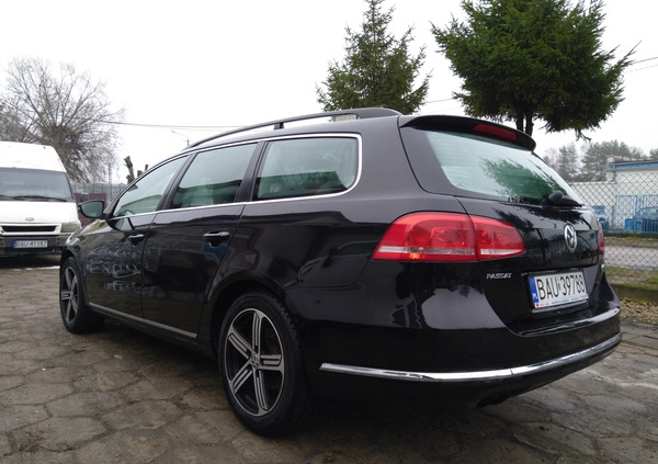 Volkswagen Passat cena 36500 przebieg: 211000, rok produkcji 2013 z Augustów małe 211